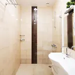 Location And Free Parking 아파트 바르나